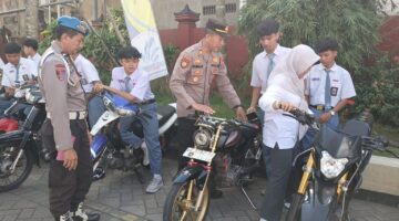 Tak Ada Ampun bagi Knalpot Brong, Polsek Bandung Amankan 23 Motor Pelajar Di Sekolah