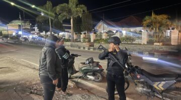 Tim LINGKABER Polres Karo Gencarkan Patroli Malam, Antisipasi Kejahatan dan Gangguan Kamtibmas