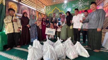 Jumat Berkah PLN UP3 Serpong: Menyalakan Harapan, Menebar Kebahagiaan untuk Anak Yatim di Kampung Babakan