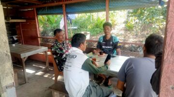 Ngopi Bareng Babinsa di Kedai Desa, Warga Lae Langge Curhat Soal Keamanan Lingkungan