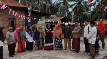 Tepati Janji, Yahdi Hasan Kawal Bantuan Baitul Mal Aceh untuk 14 Korban Kebakaran di Kuta Bakti