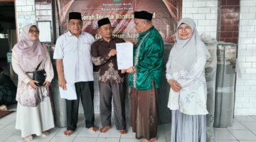 ‎Yahdi Hasan Salurkan Sajadah Panjang untuk 35 Masjid di Aceh Tenggara ‎ ‎