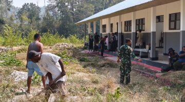 Perkuat Sinergi Pendidikan, Pos Kramongmongga Satgas Yonif 147/KGJ Gelar Karya Bhakti di SMA 1 Henggi Distrik Kramongmongga
