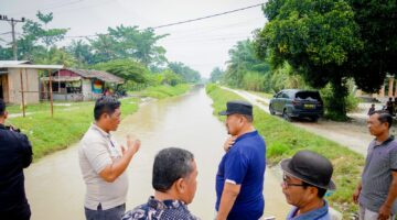 *Bupati Baharuddin Tinjau Irigasi Primer Pasar 8, Dorong Penguatan Infrastruktur dan Potensi Rekreasi Air