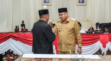 Wabup Batu Bara Hadiri Rapat Paripurna Pendapat Akhir Fraksi terhadap rancangan KUPA – PPAS*